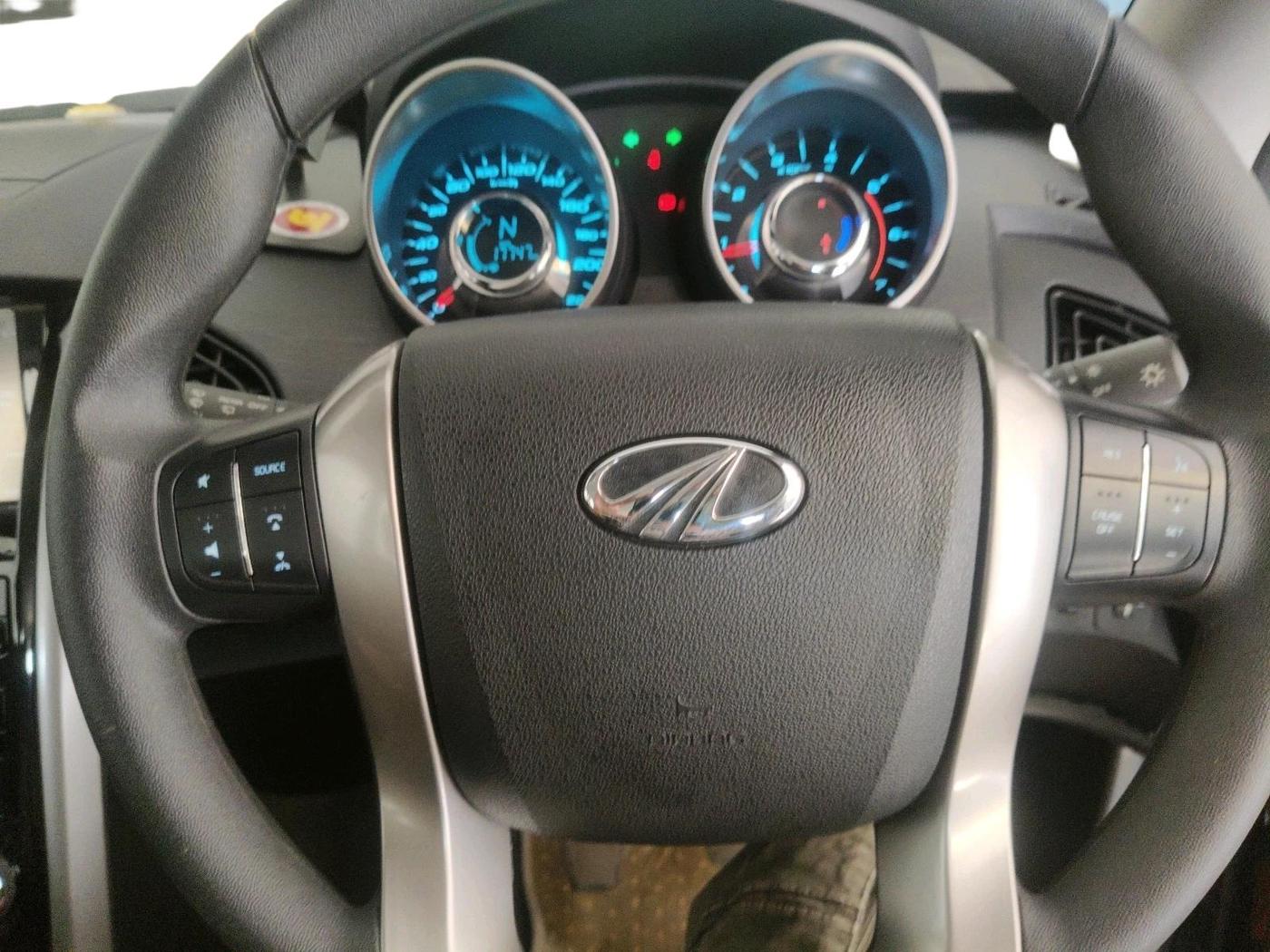 2020 Mahindra XUV500 W7, Diesel, Manual, 17,747 km, interior