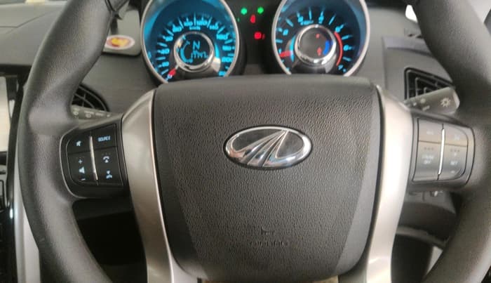 2020 Mahindra XUV500 W7, Diesel, Manual, 17,747 km, interior