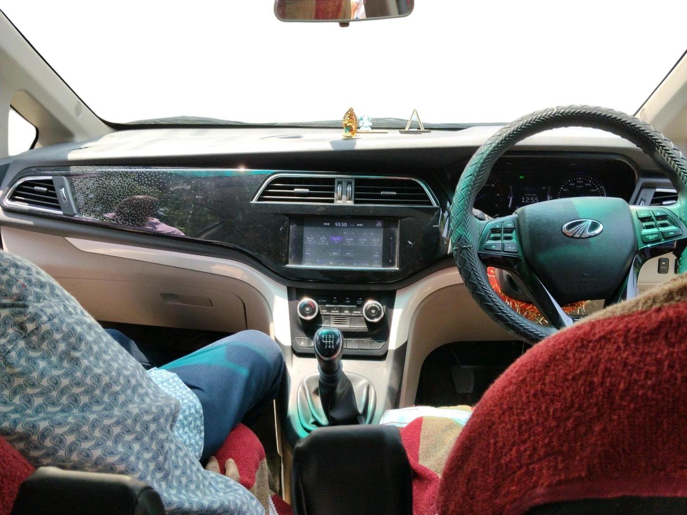 2018 Mahindra MARAZZO M8 7 STR, Diesel, Manual, 27,806 km, interior