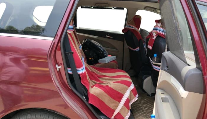 2018 Mahindra MARAZZO M8 7 STR, Diesel, Manual, 27,806 km, interior