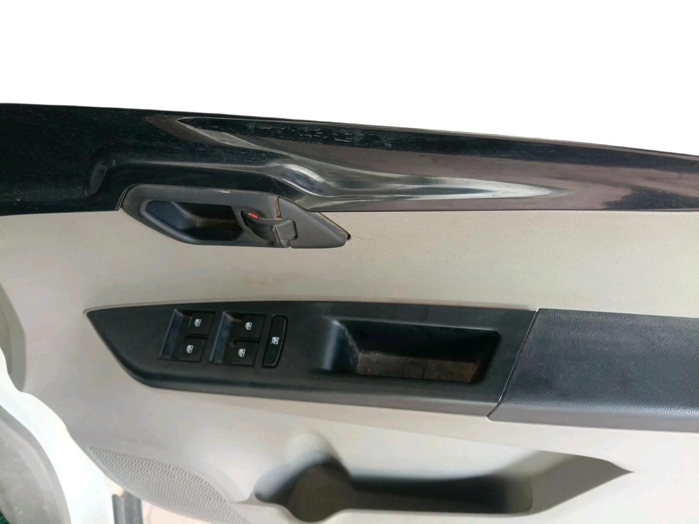 2016 Mahindra Kuv100 K4 PLUS 6 STR, Petrol, Manual, 23,335 km, interior