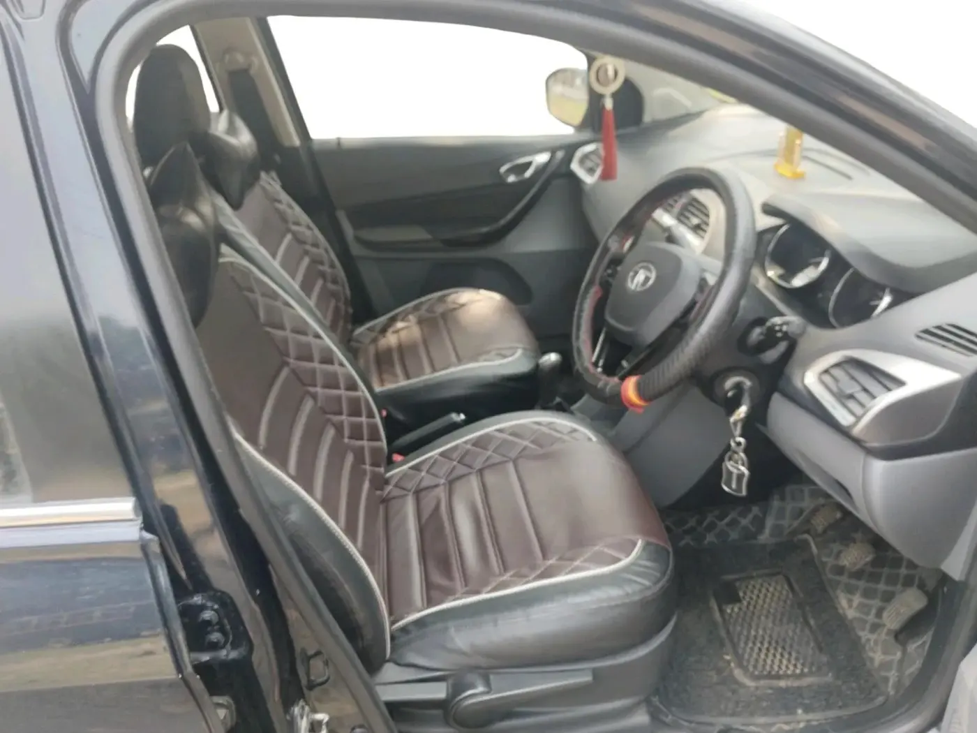 2019 Tata TIGOR XZ PLUS PETROL, Petrol, Manual, 73,321 km, interior
