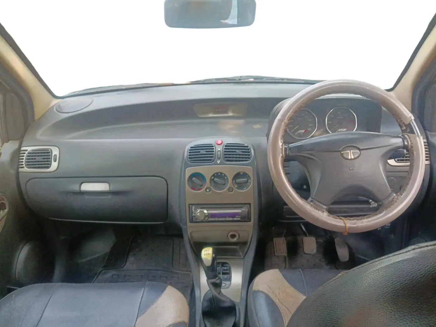 2014 Tata Indigo ECS LS CR4, Diesel, Manual, 1,34,277 km, interior