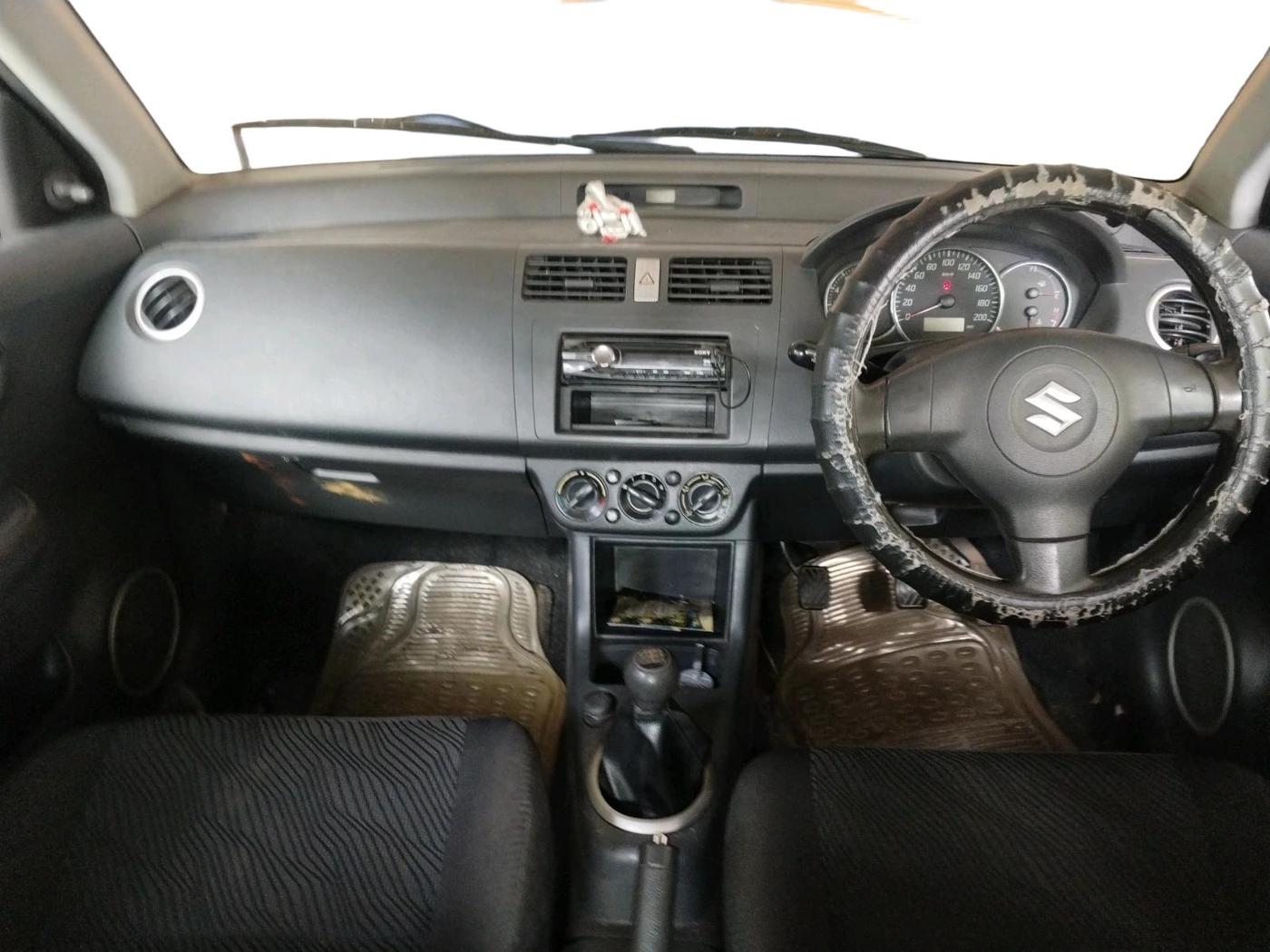 2011 Maruti Swift VXI, Petrol, Manual, 69,479 km, interior