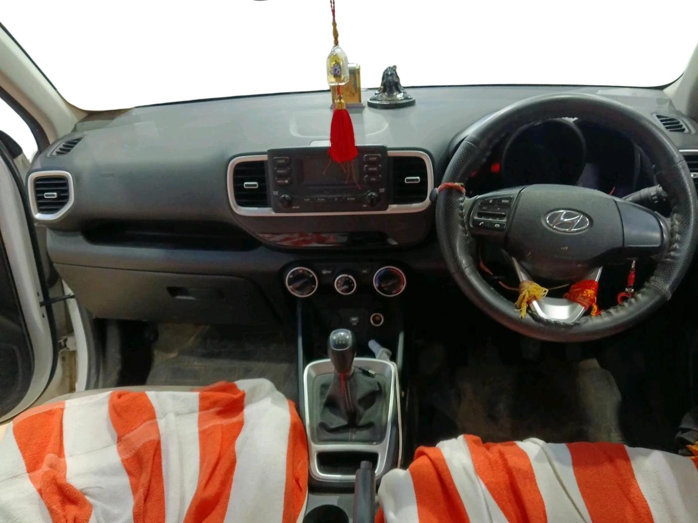 2021 Hyundai VENUE S 1.2, Petrol, Manual, 7,061 km, interior