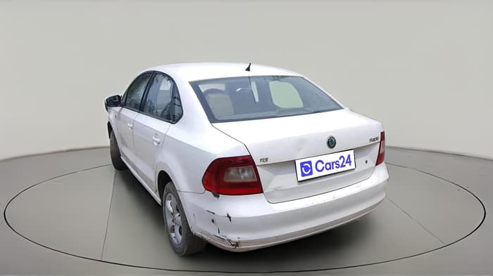 2012 Skoda Rapid ELEGANCE 1.6 TDI CR MT, Diesel, Manual, 2,88,735 km, exterior