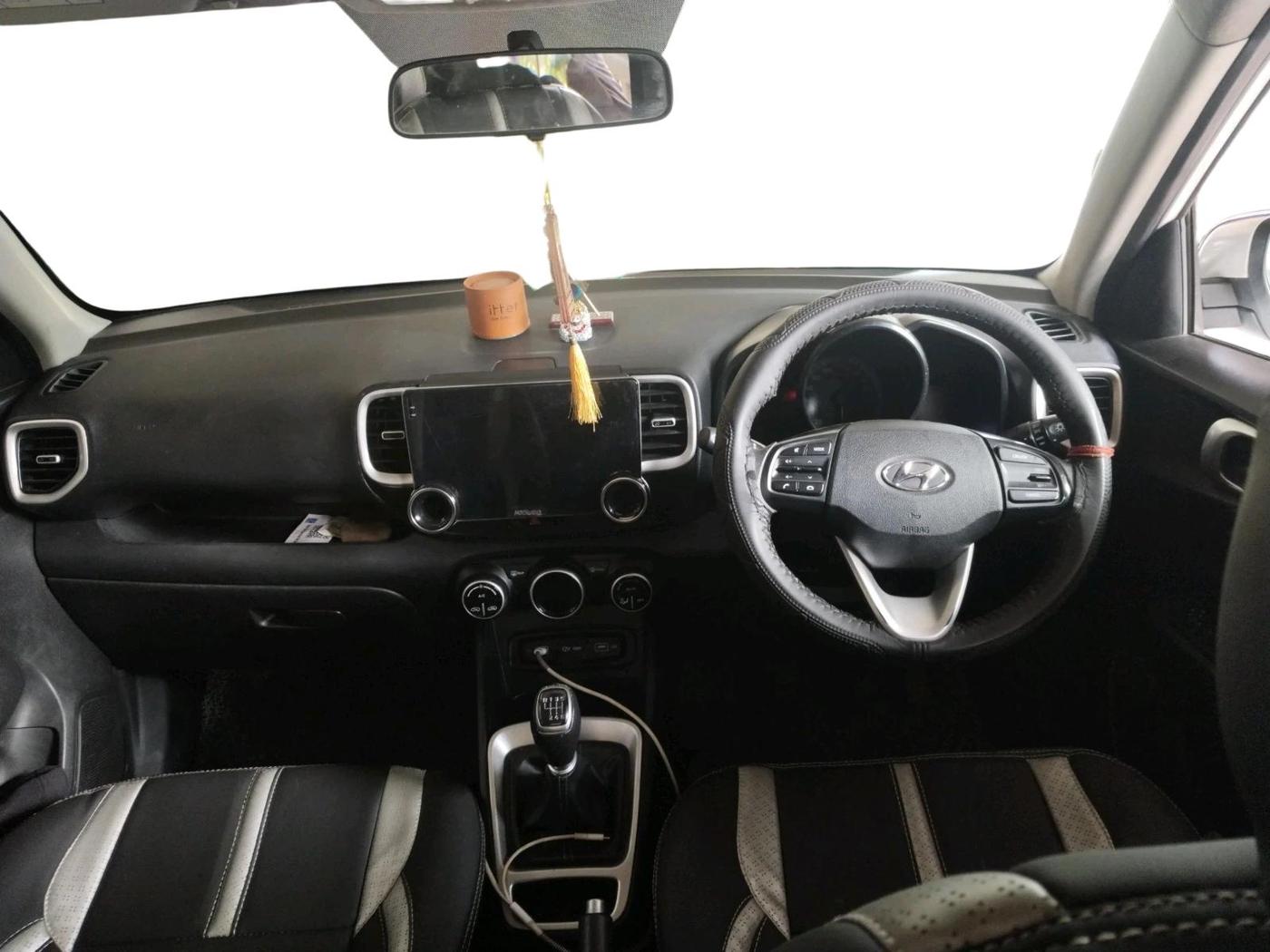 2021 Hyundai VENUE SX 1.5 CRDI, Diesel, Manual, 32,394 km, interior