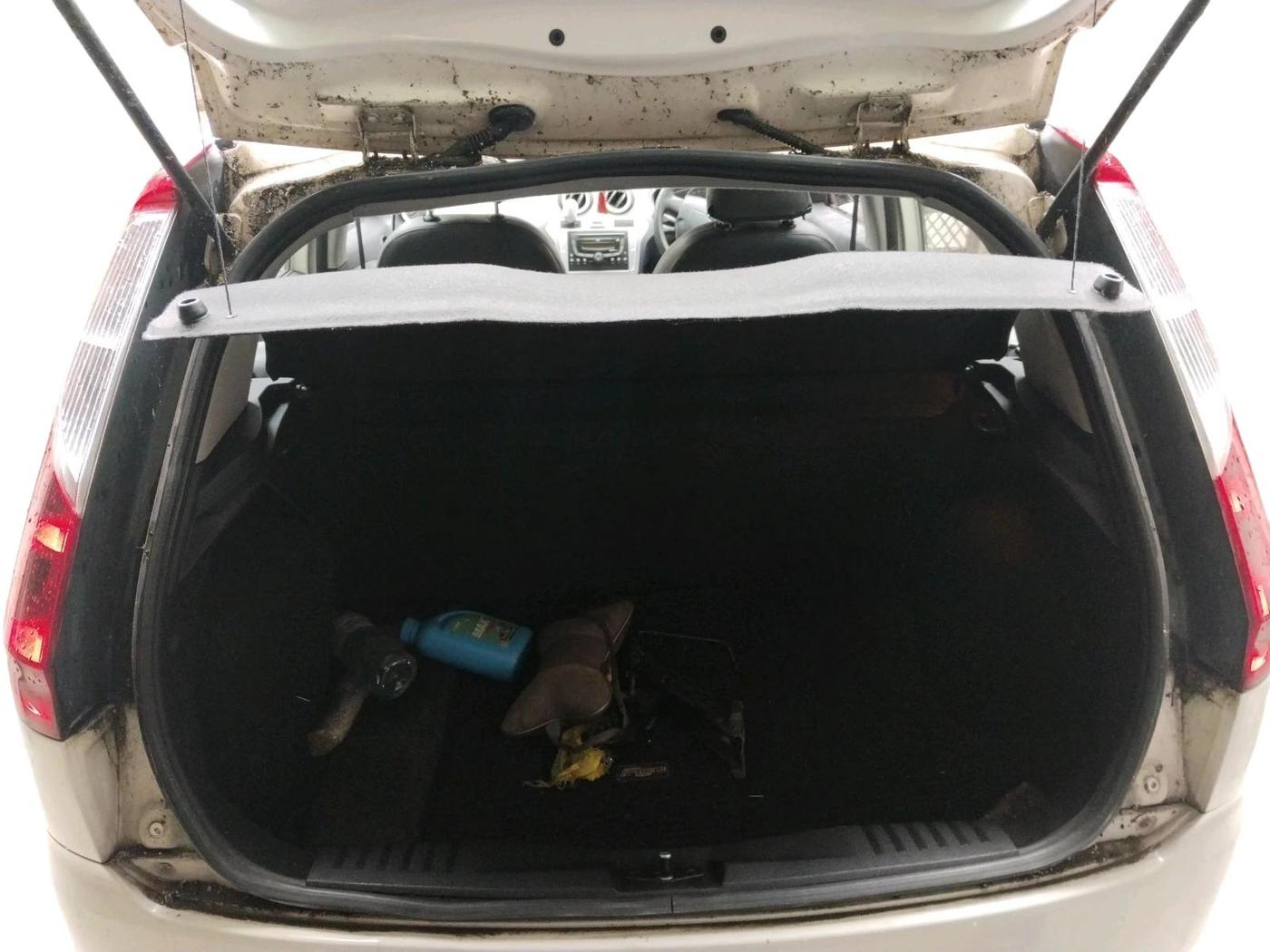 2011 Ford Figo TITANIUM 1.2 PETROL, Petrol, Manual, 68,437 km, exterior