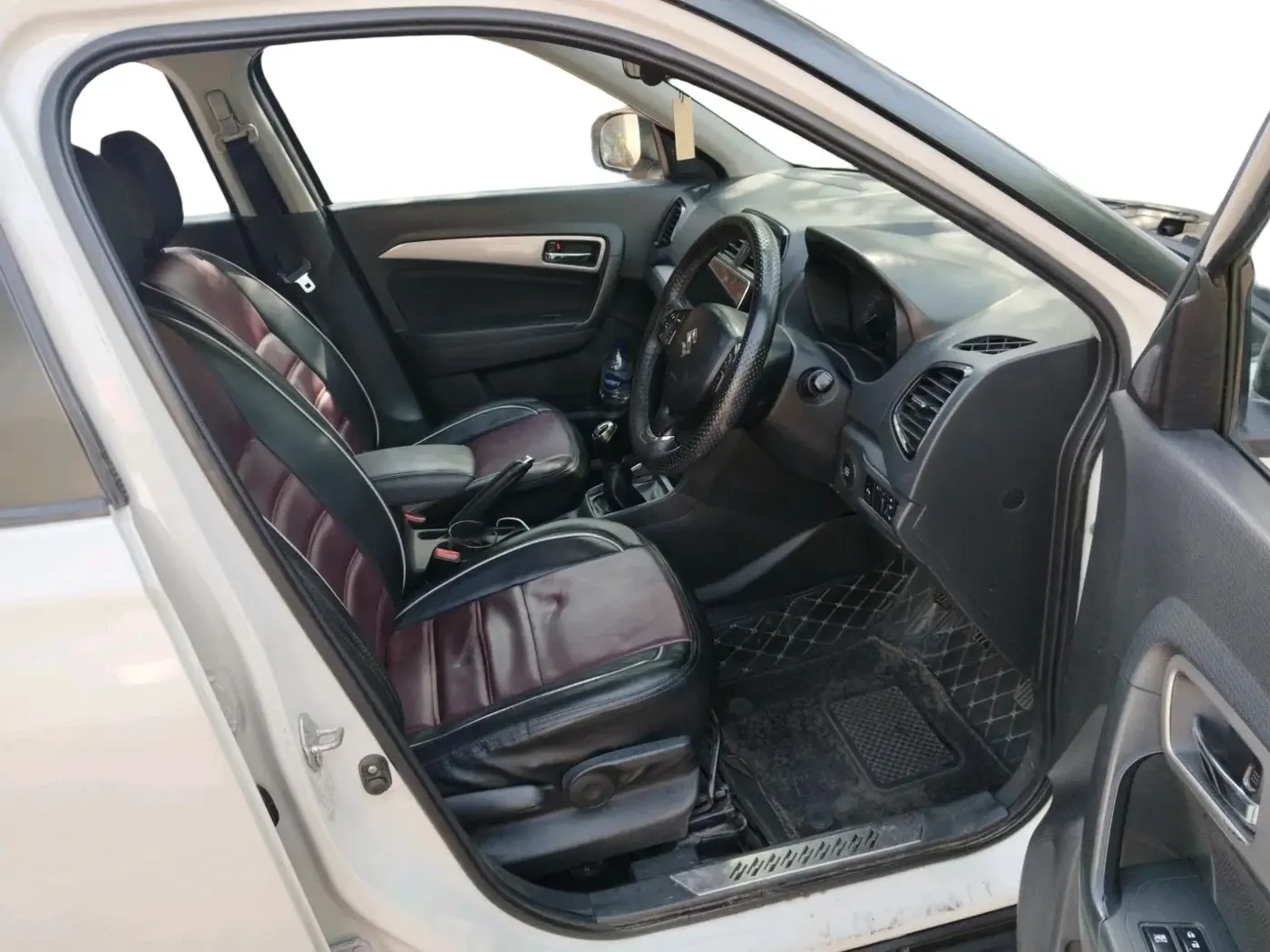 2016 Maruti Vitara Brezza ZDI, Diesel, Manual, 1,31,328 km, interior