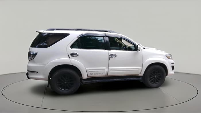 2012 Toyota Fortuner 3.0 4X4 MT, Diesel, Manual, 95,713 km, exterior