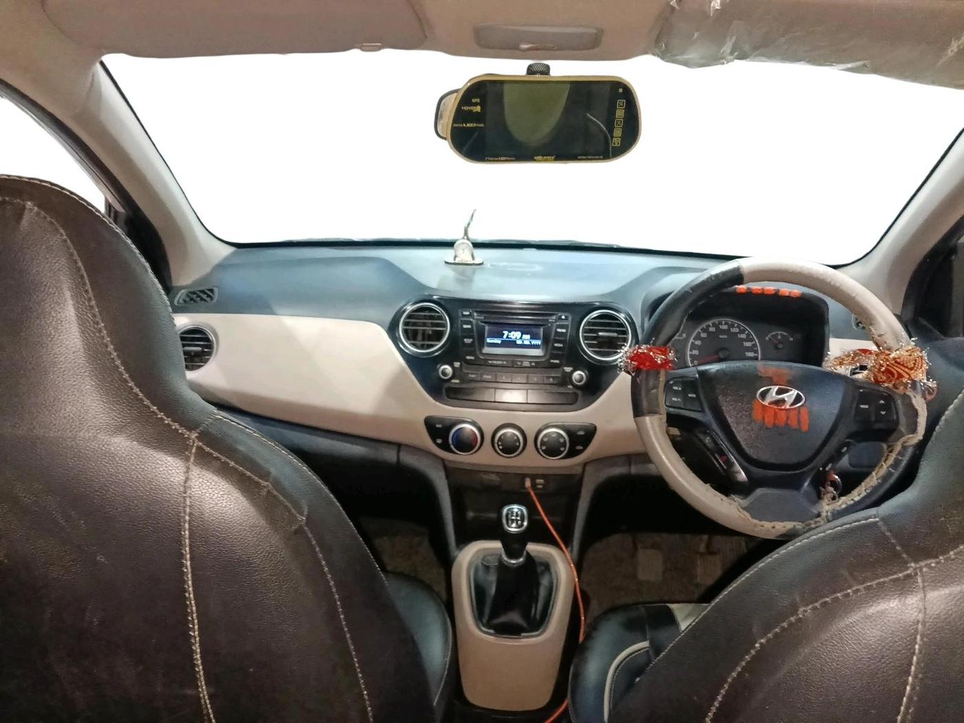 2015 Hyundai Grand i10 SPORTZ 1.2 KAPPA VTVT, Petrol, Manual, 44,118 km, interior
