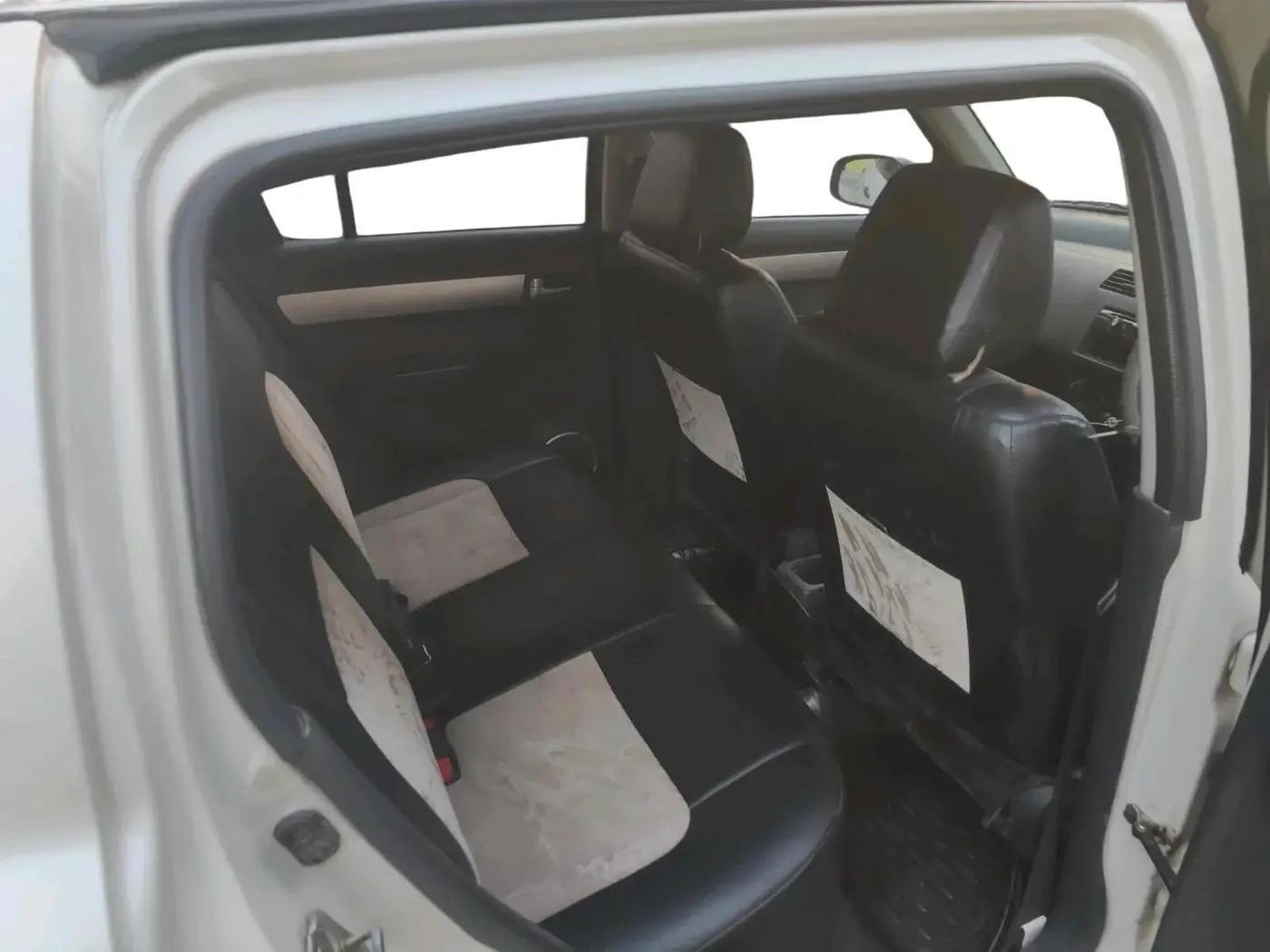 2011 Maruti Swift VXI, Petrol, Manual, 56,520 km, interior