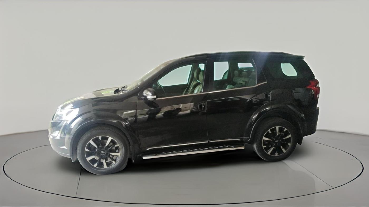 2020 Mahindra XUV500 W11, Diesel, Manual, 1,24,195 km, exterior