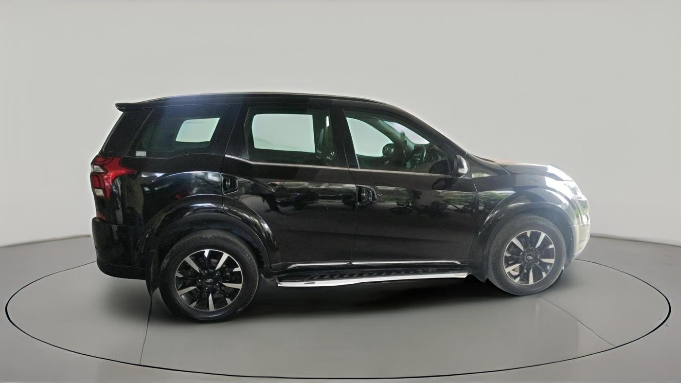 2020 Mahindra XUV500 W11, Diesel, Manual, 1,24,195 km, exterior