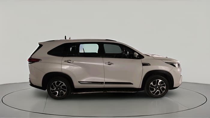 2023 Maruti Invicto ALPHA PLUS 7 STRONG HYBRID , Hybrid, Automatic, 72,000 km, exterior