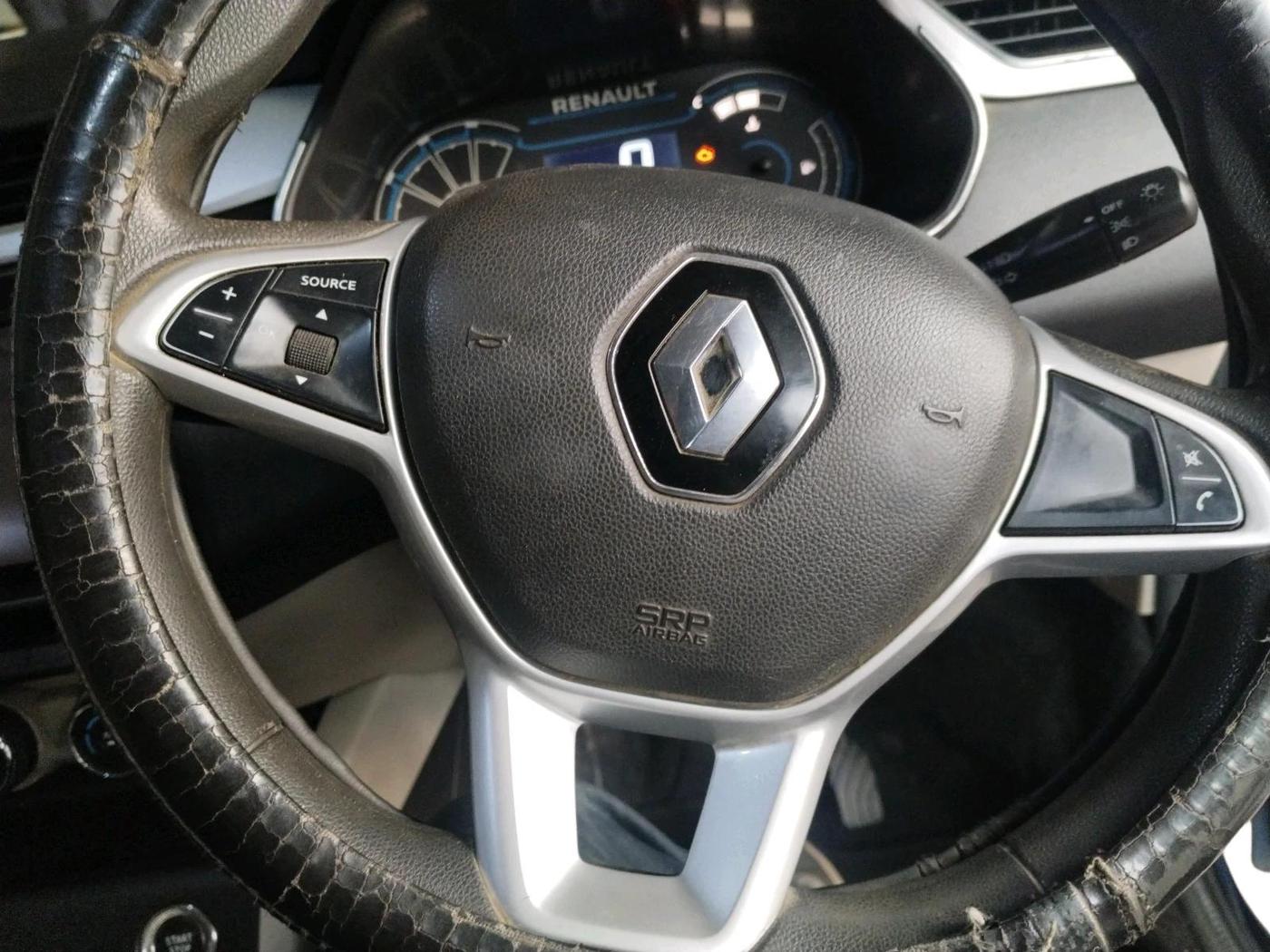 2022 Renault TRIBER RXZ DUAL TONE, Petrol, Manual, 77,589 km, interior