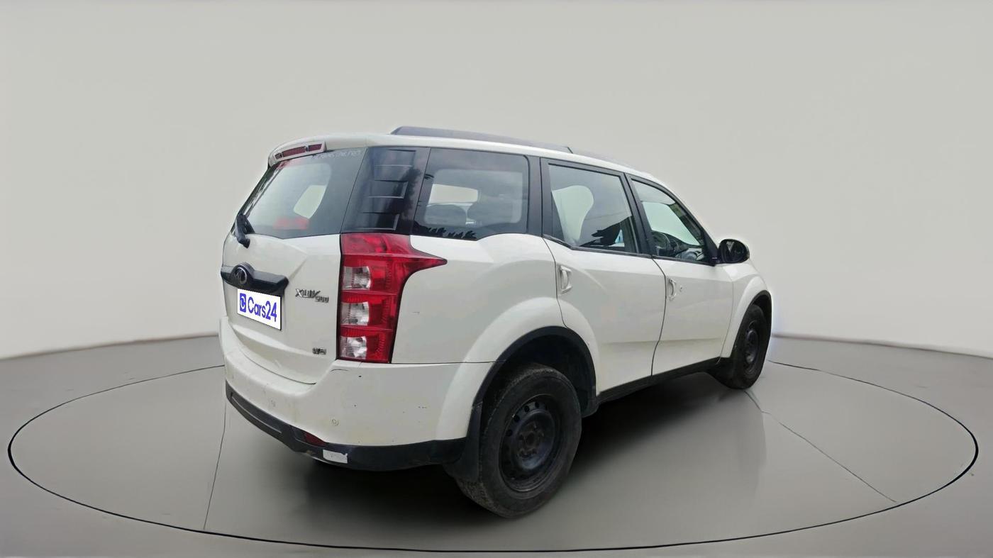 2017 Mahindra XUV500 W6, Diesel, Manual, 1,13,598 km, exterior
