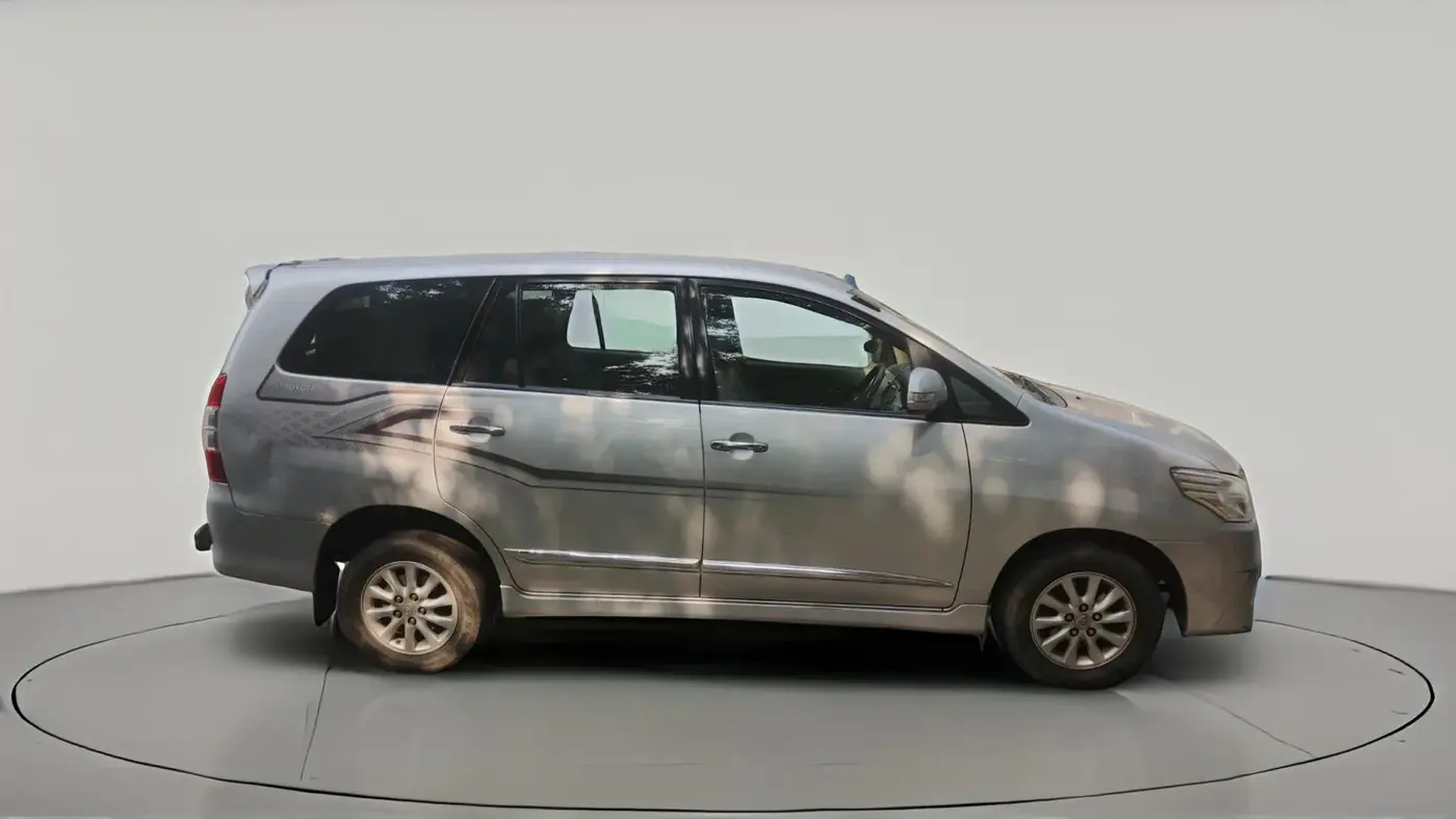 2013 Toyota Innova 2.5 G 7 STR, Diesel, Manual, 1,73,450 km, exterior