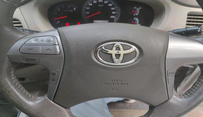 2013 Toyota Innova 2.5 G 7 STR, Diesel, Manual, 1,73,450 km, interior