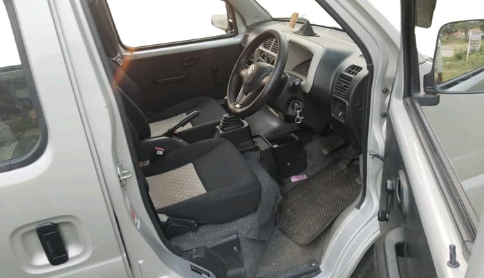 2025 Maruti Eeco 5 STR AC, Petrol, Manual, 9,452 km, interior