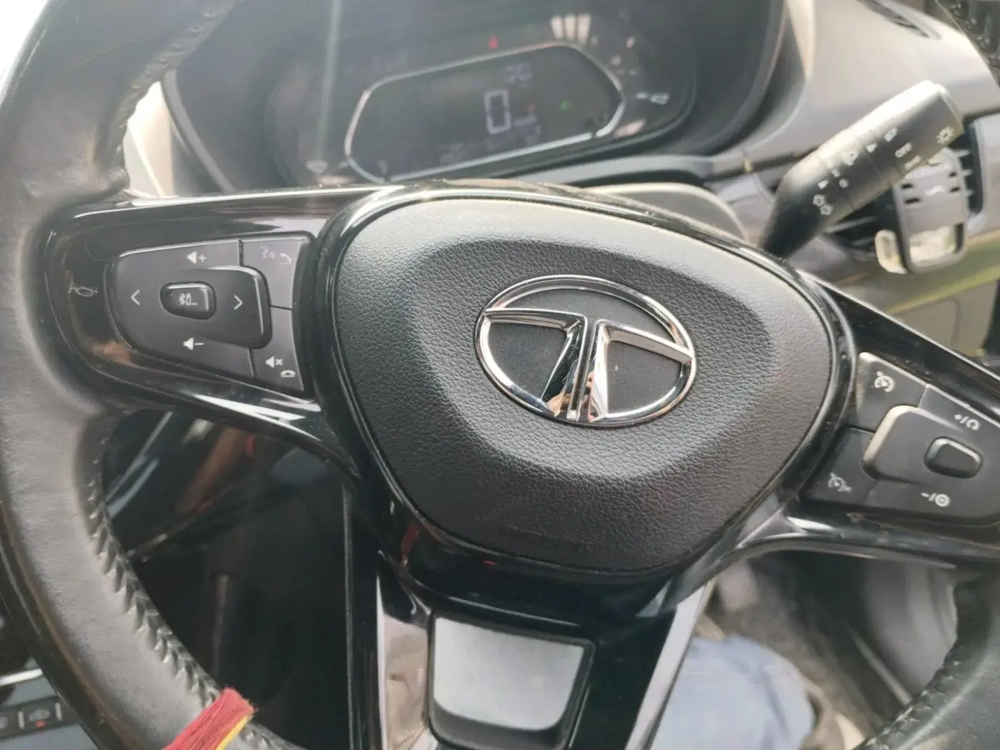 2023 Tata NEXON XZ PLUS PETROL SUNROOF DARK EDITION, Petrol, Manual, 29,500 km, interior