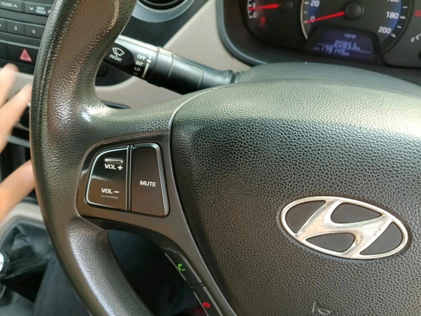 2014 Hyundai Xcent S 1.2, Petrol, Manual, 1,79,145 km, interior