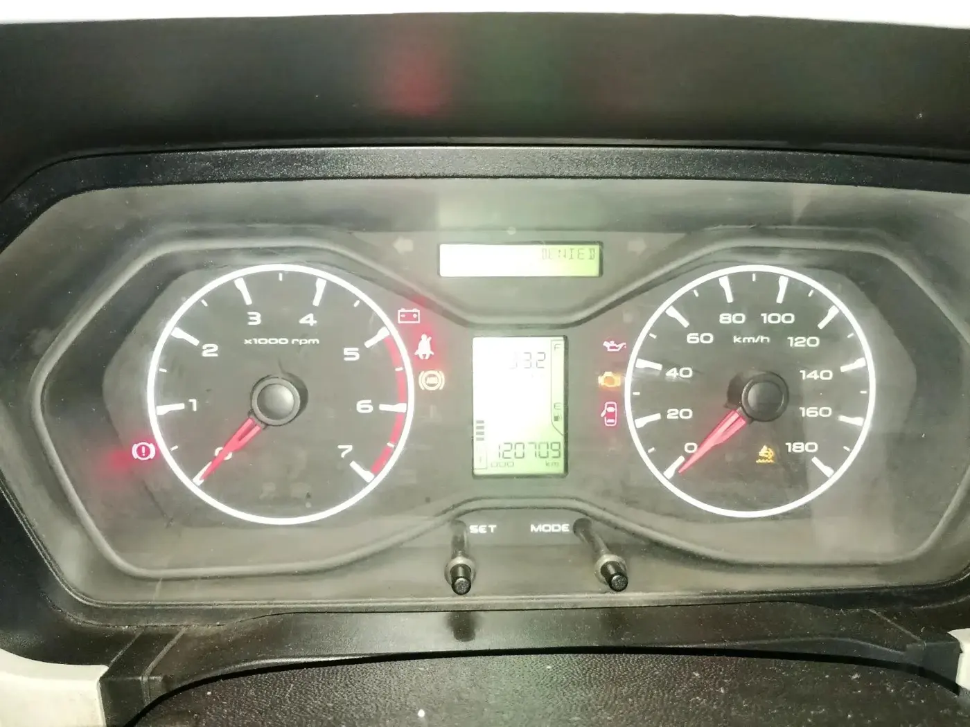 2020 Mahindra Scorpio S5, Diesel, Manual, 1,20,709 km, interior