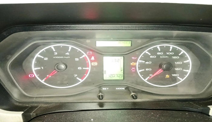 2020 Mahindra Scorpio S5, Diesel, Manual, 1,20,709 km, interior