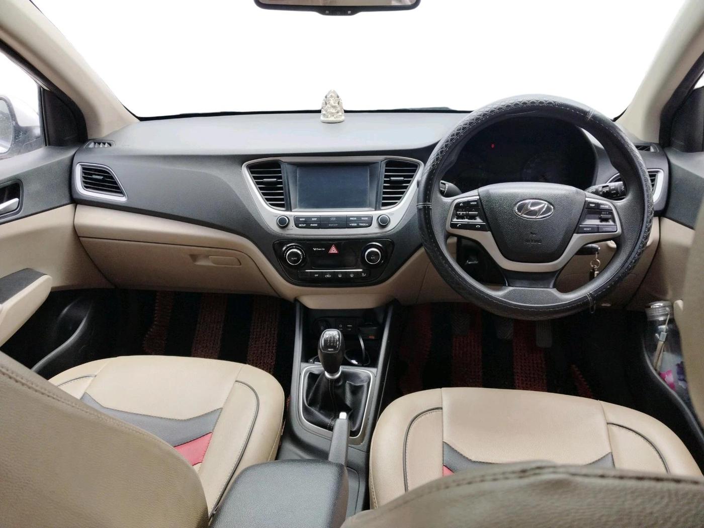 2017 Hyundai Verna 1.6 VTVT SX, Petrol, Manual, 77,065 km, interior