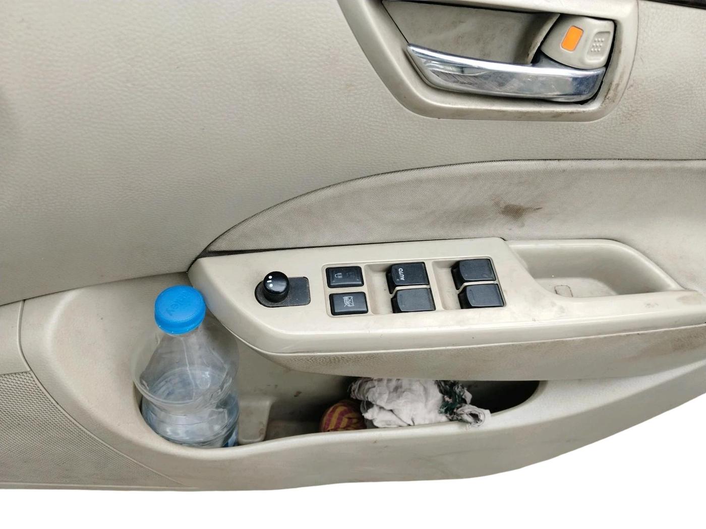 2012 Maruti Swift VDI, Diesel, Manual, 1,14,698 km, interior
