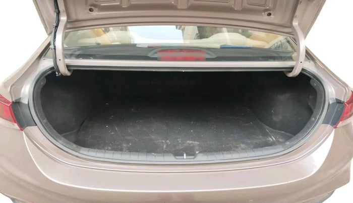 2019 Hyundai Verna 1.6 VTVT SX, Petrol, Manual, 17,633 km, exterior