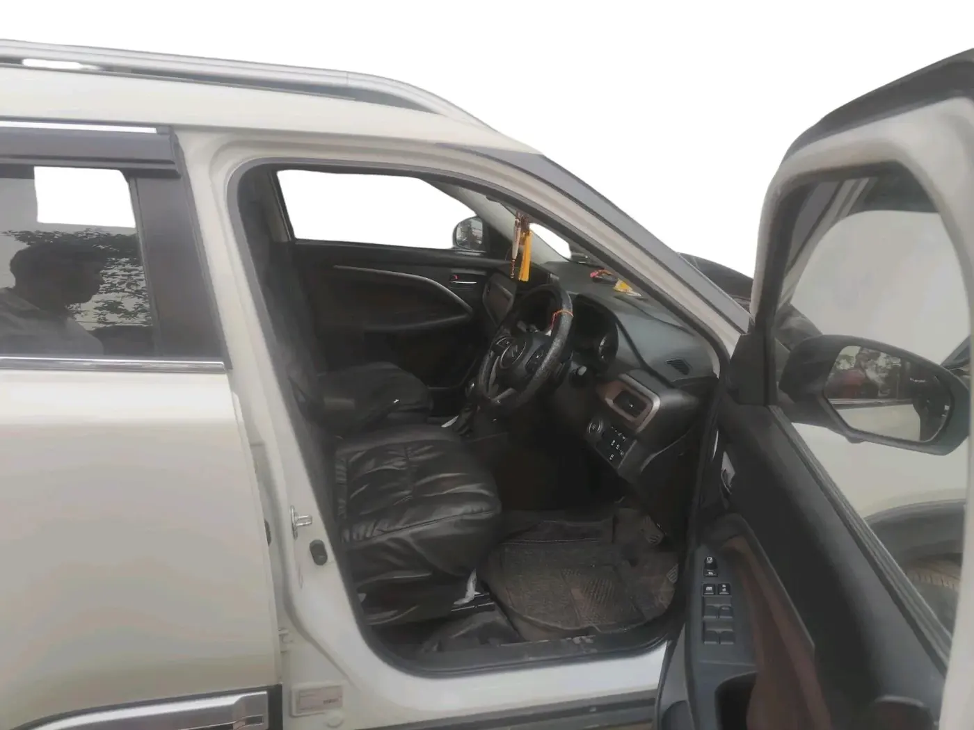 2023 Maruti BREZZA ZXI + AT SMART HYBRID, Petrol, Automatic, 21,742 km, interior