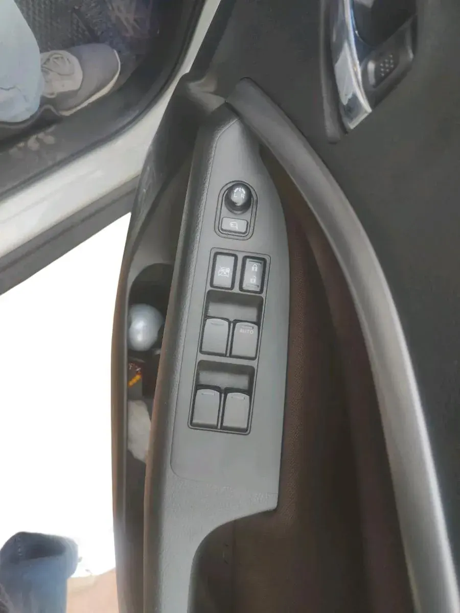 2023 Maruti BREZZA ZXI + AT SMART HYBRID, Petrol, Automatic, 21,742 km, interior
