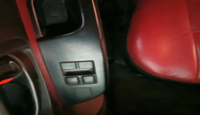 2015 Maruti Swift LXI, Petrol, Manual, 1,06,102 km, interior