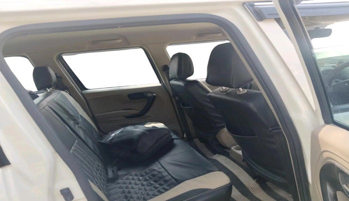 2023 Mahindra BOLERO NEO N 4, Diesel, Manual, 9,401 km, interior