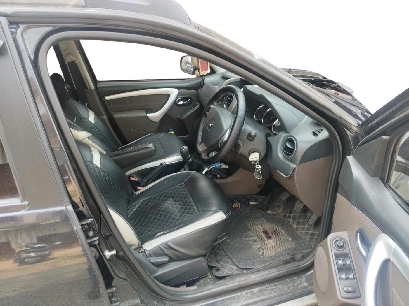 2016 Renault Duster 110 PS RXL DIESEL, Diesel, Manual, 99,342 km, interior