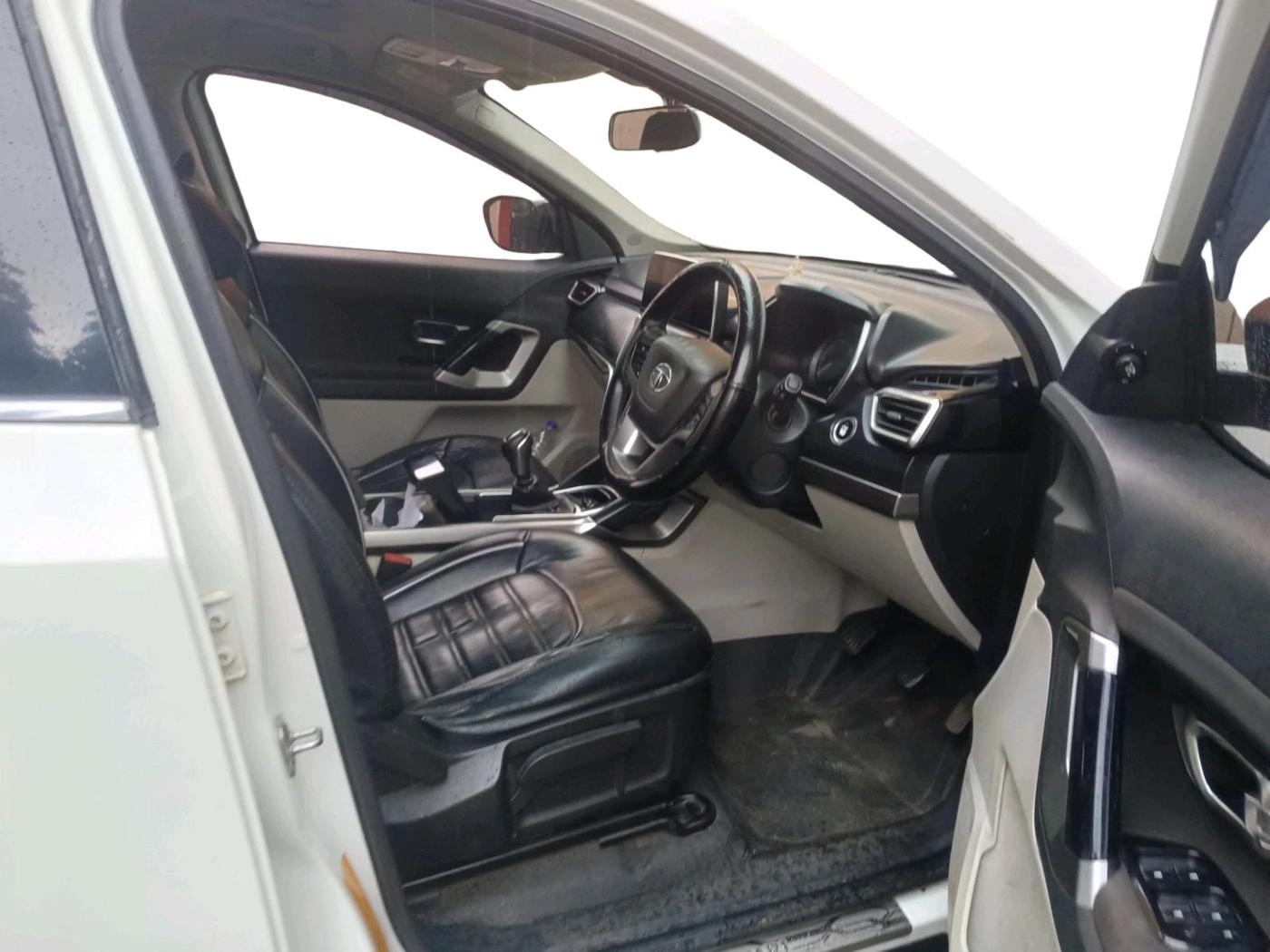 2021 Tata Safari XT PLUS, Diesel, Manual, 1,01,622 km, interior