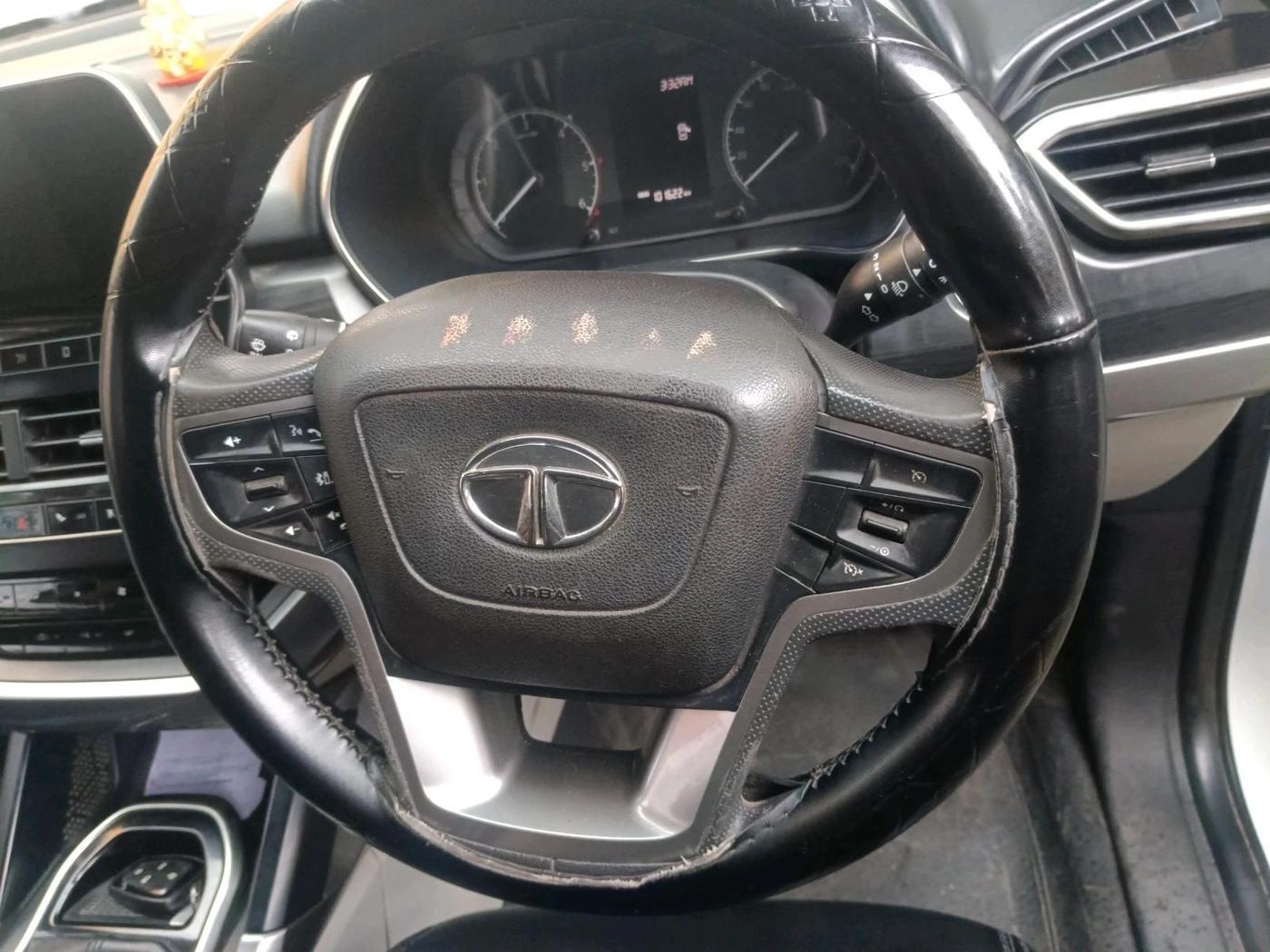 2021 Tata Safari XT PLUS, Diesel, Manual, 1,01,622 km, interior