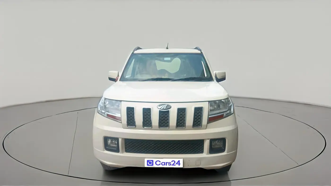 2017 Mahindra TUV300 T6, Diesel, Manual, 1,06,894 km, exterior