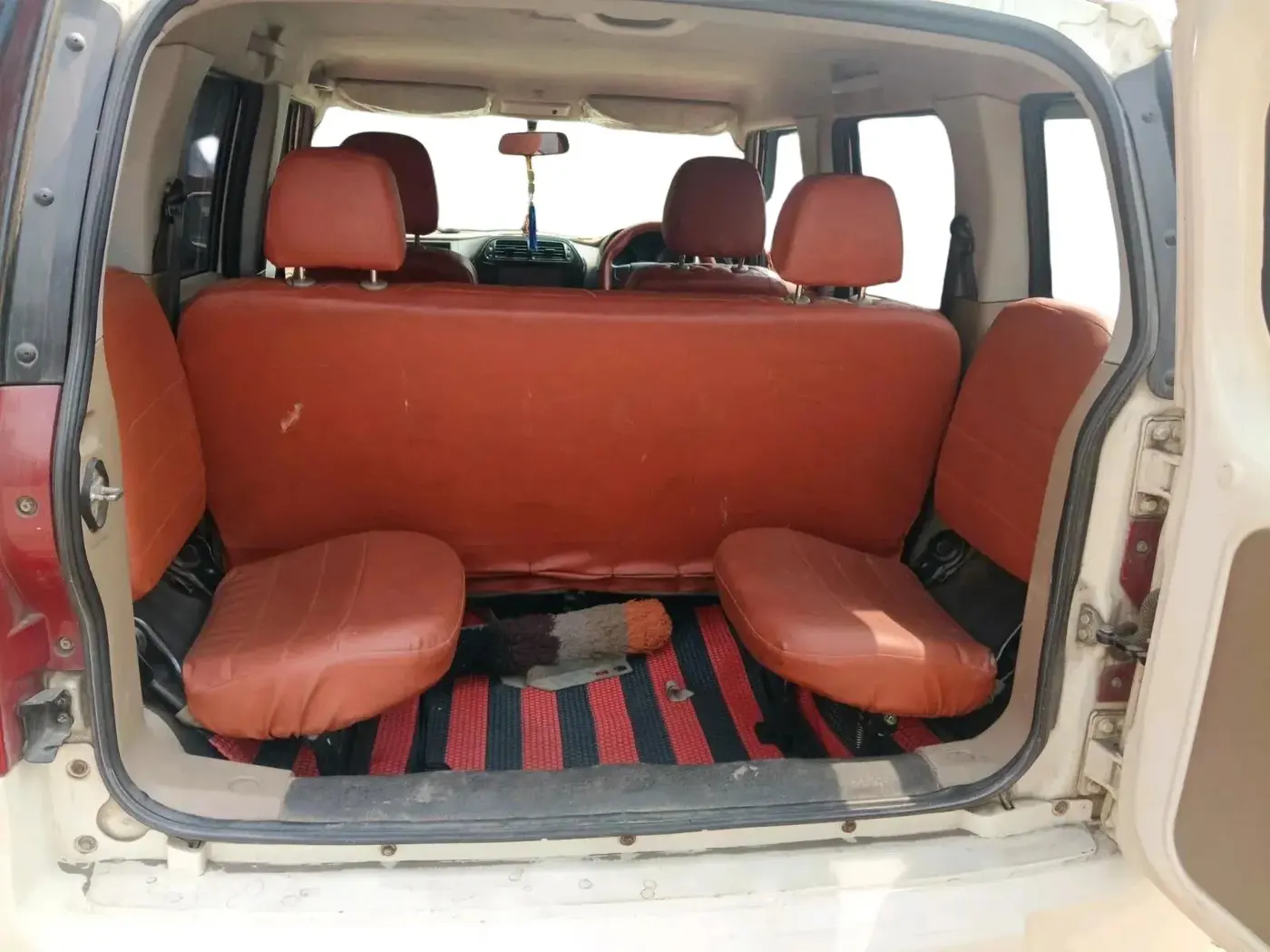 2017 Mahindra TUV300 T6, Diesel, Manual, 1,06,894 km, exterior