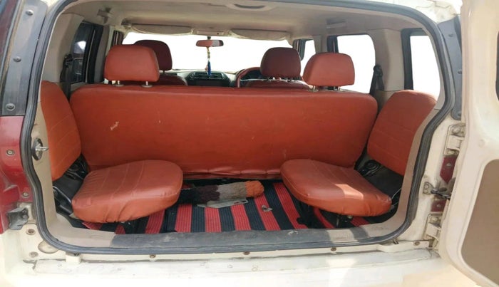 2017 Mahindra TUV300 T6, Diesel, Manual, 1,06,894 km, exterior