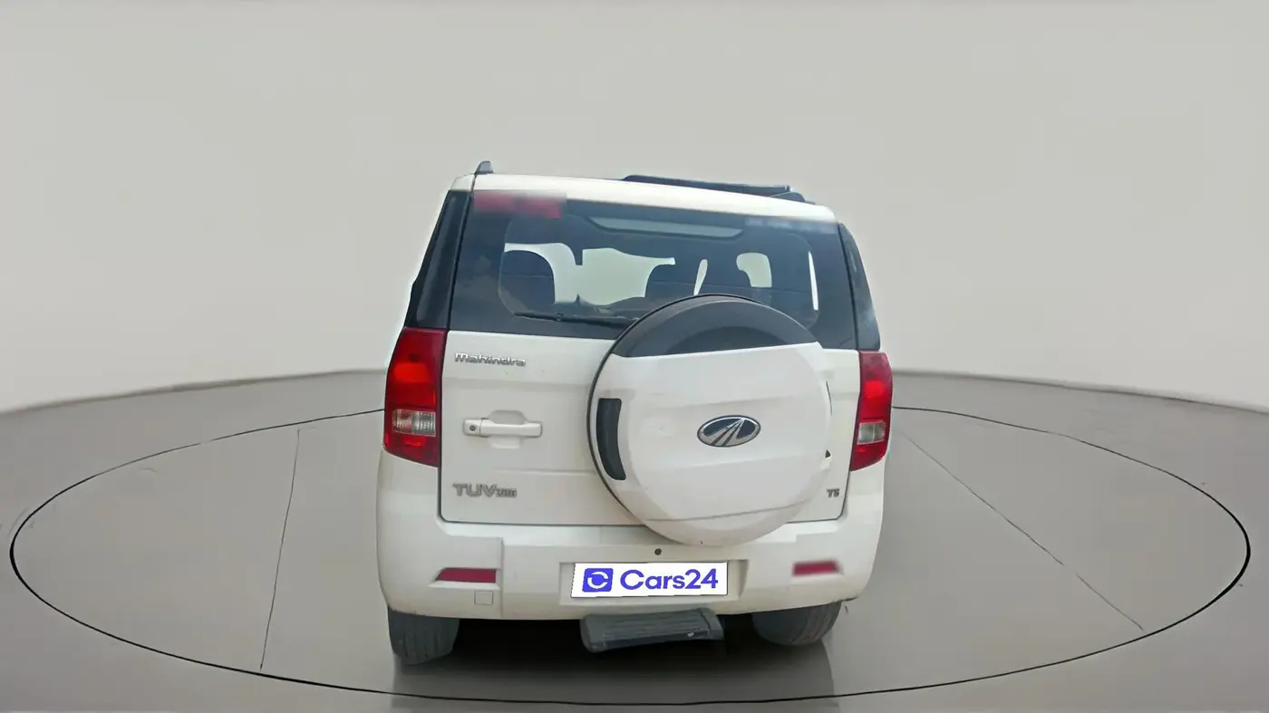 2017 Mahindra TUV300 T6, Diesel, Manual, 1,06,894 km, exterior
