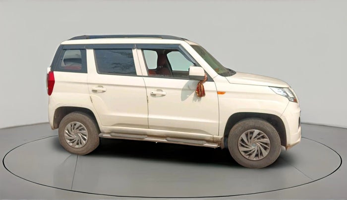 2017 Mahindra TUV300 T6, Diesel, Manual, 1,06,894 km, exterior