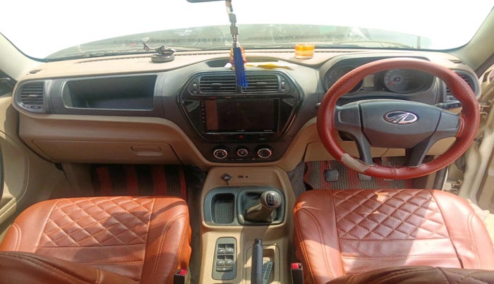 2017 Mahindra TUV300 T6, Diesel, Manual, 1,06,894 km, interior