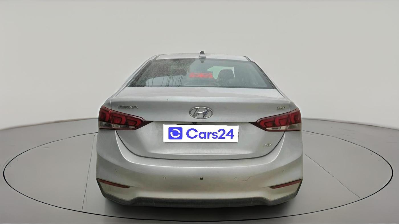 2018 Hyundai Verna 1.6 CRDI SX + AT, Diesel, Automatic, 2,05,167 km, exterior