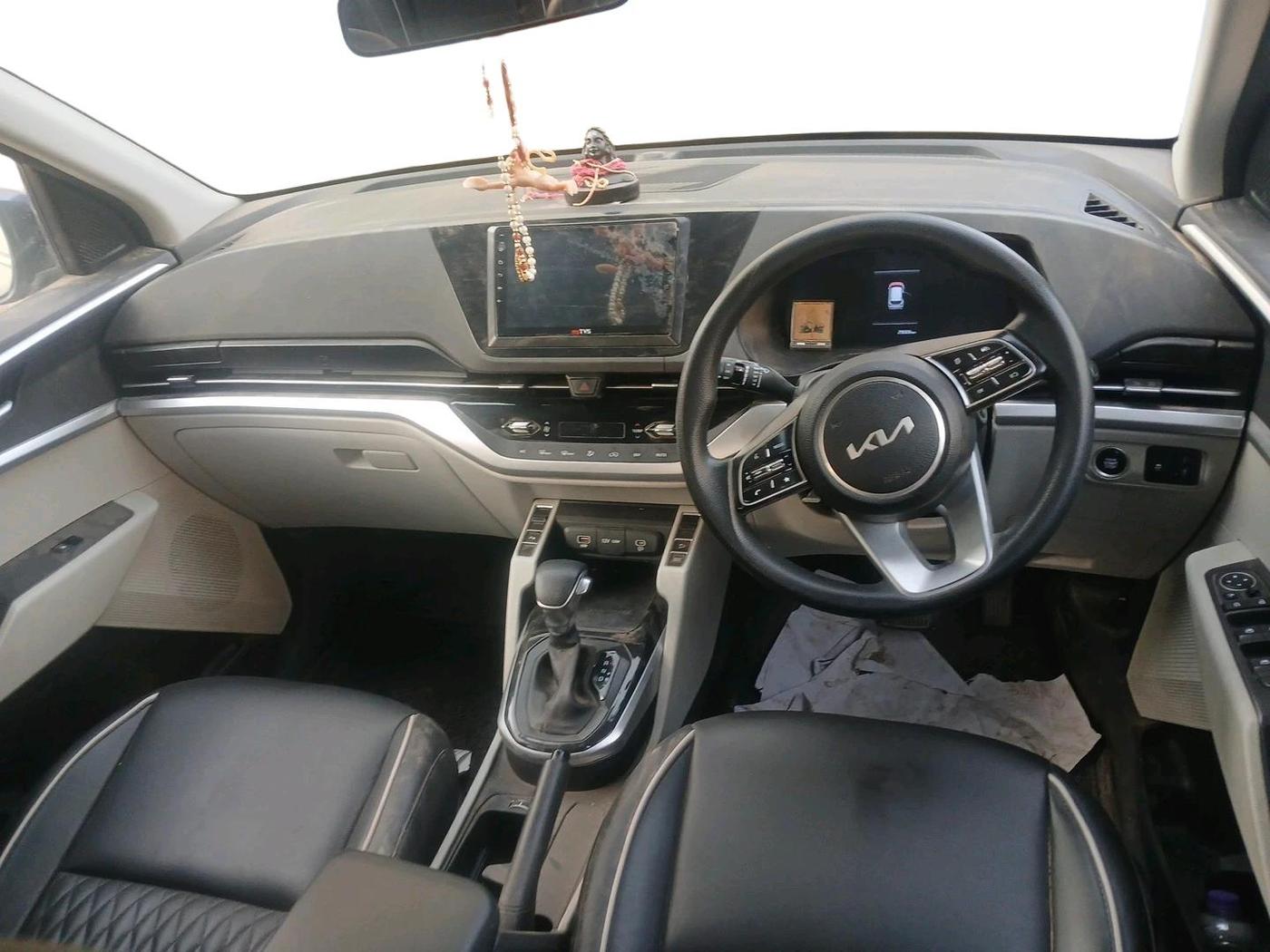 2022 KIA CARENS PRESTIGE PLUS 1.4 PETROL DCT 7 STR, Petrol, Automatic, 28,006 km, interior