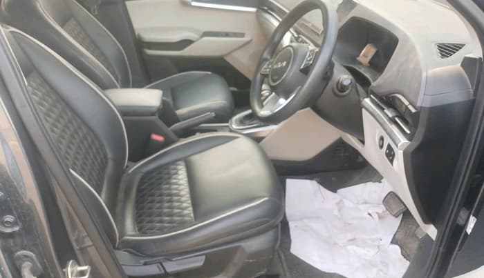 2022 KIA CARENS PRESTIGE PLUS 1.4 PETROL DCT 7 STR, Petrol, Automatic, 28,006 km, interior