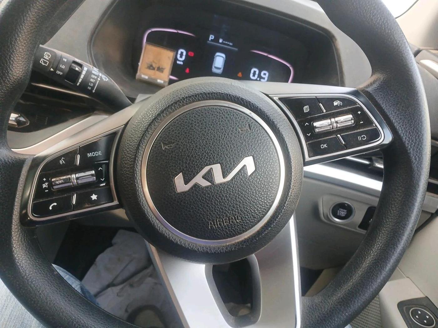 2022 KIA CARENS PRESTIGE PLUS 1.4 PETROL DCT 7 STR, Petrol, Automatic, 28,006 km, interior