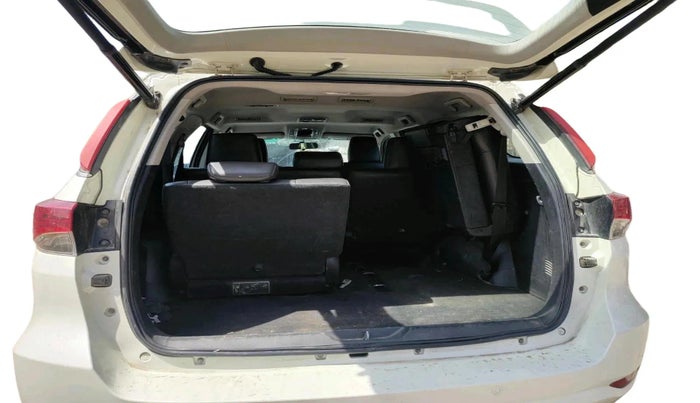 2017 Toyota Fortuner 2.8 4X2 AT, Diesel, Automatic, 1,35,131 km, exterior