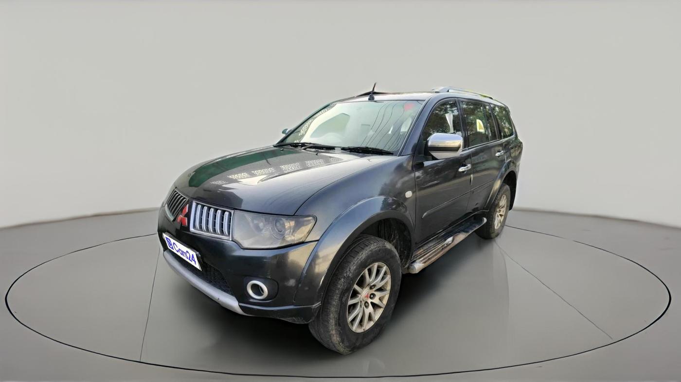 2012 Mitsubishi Pajero Sport 2.5 MT 4X4, Diesel, Manual, 2,11,962 km, exterior